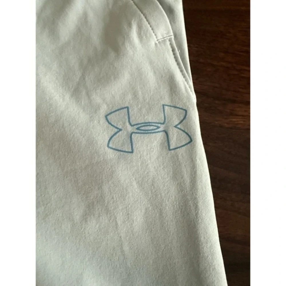 Under Armour Boys Youth XL Bundle of 2‎ Shorts